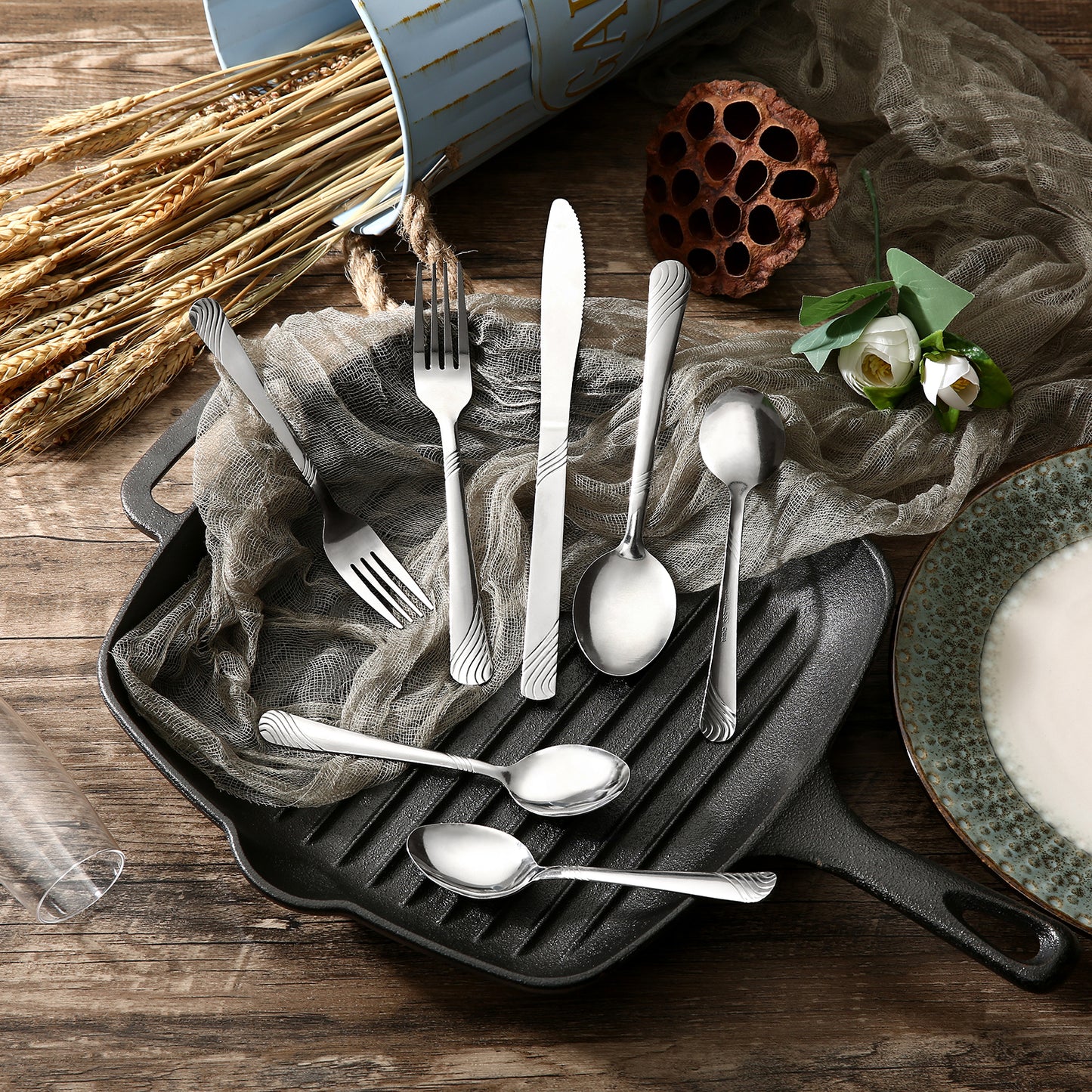 Christmas Stainless Flatware 48pc