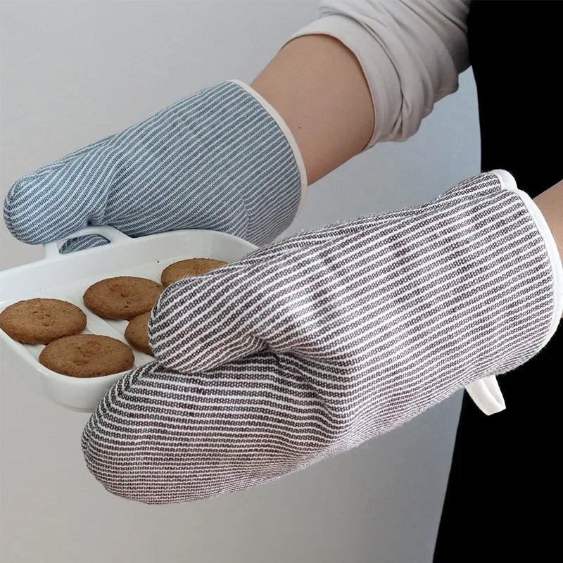 Vintage Cotton Oven Mitts