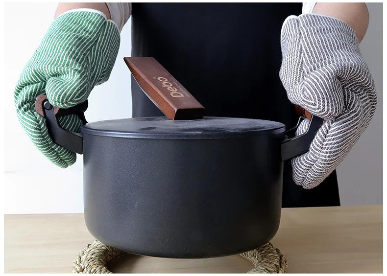 Vintage Cotton Oven Mitts