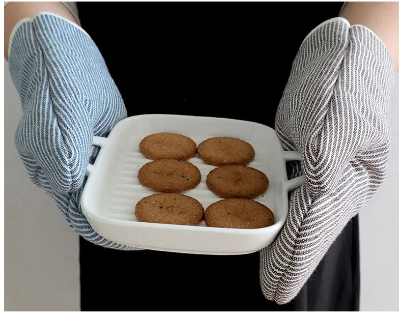 Vintage Cotton Oven Mitts