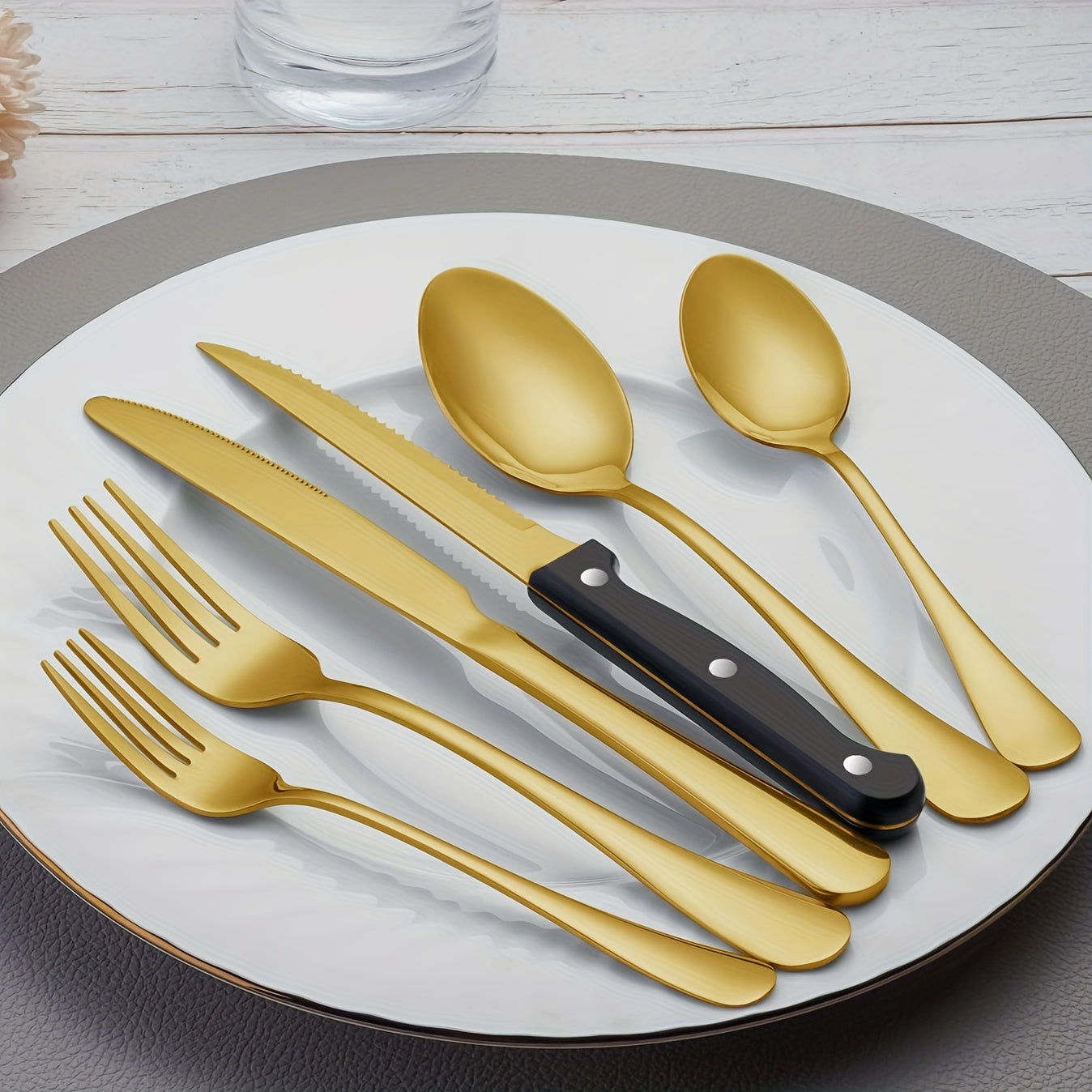 Flatware set